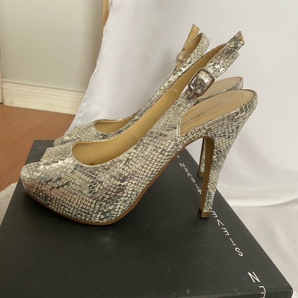 Slivery peep-toe heels - Picture 3 of 5